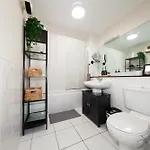 Exquisite And Modern 2bed In Centre 아파트