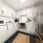 아파트 Exquisite And Modern 2bed In Centre 더블린